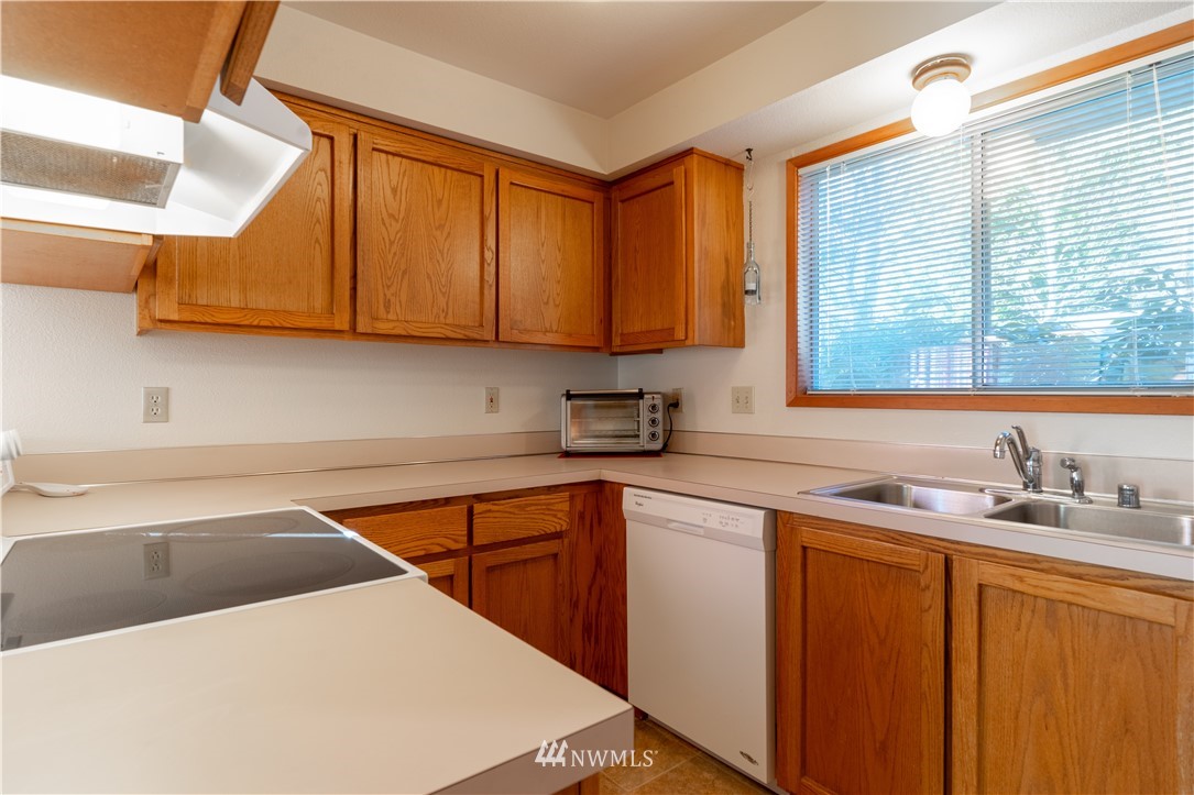 18910 Bothell Everett Highway, Unit N4 Bothell, WA 98012 - Photo 3 of 18 Gallery Image 3