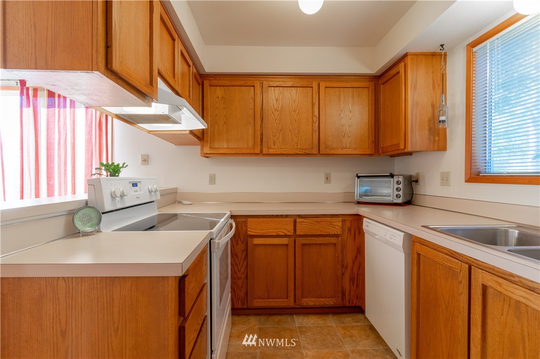 18910 Bothell Everett Highway, Unit N4 Bothell, WA 98012 - Photo 4 of 18 Gallery Image 4