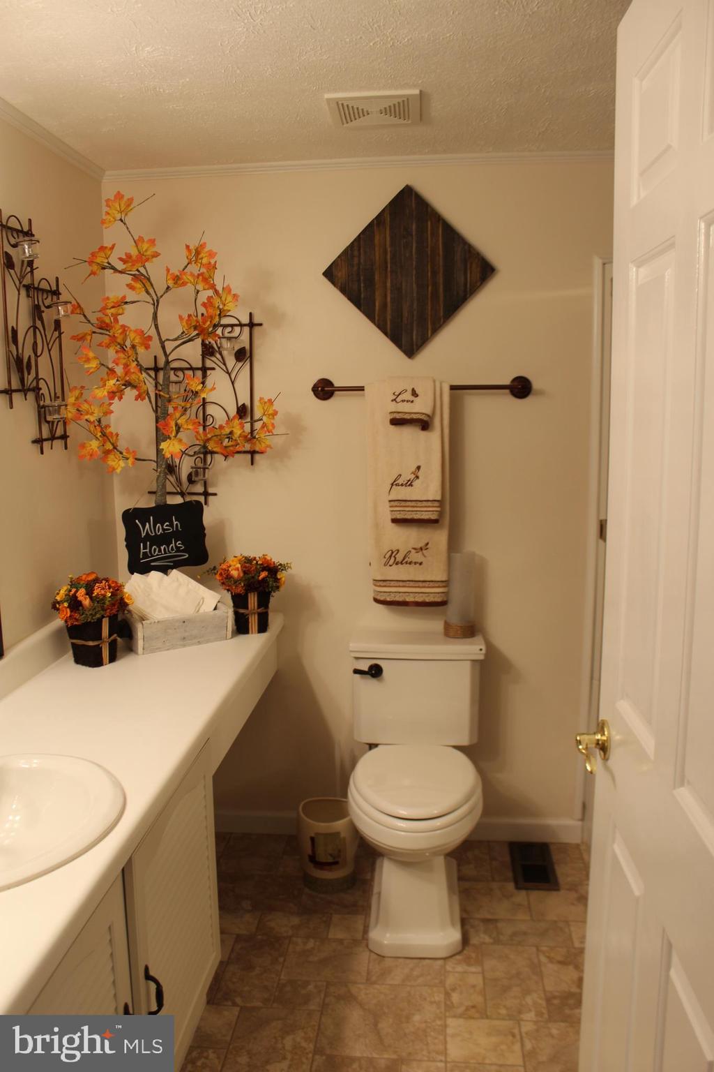 7721 Baggins Road Hanover, MD 21076 - Photo 15 of 33 Main bathroom on first level
