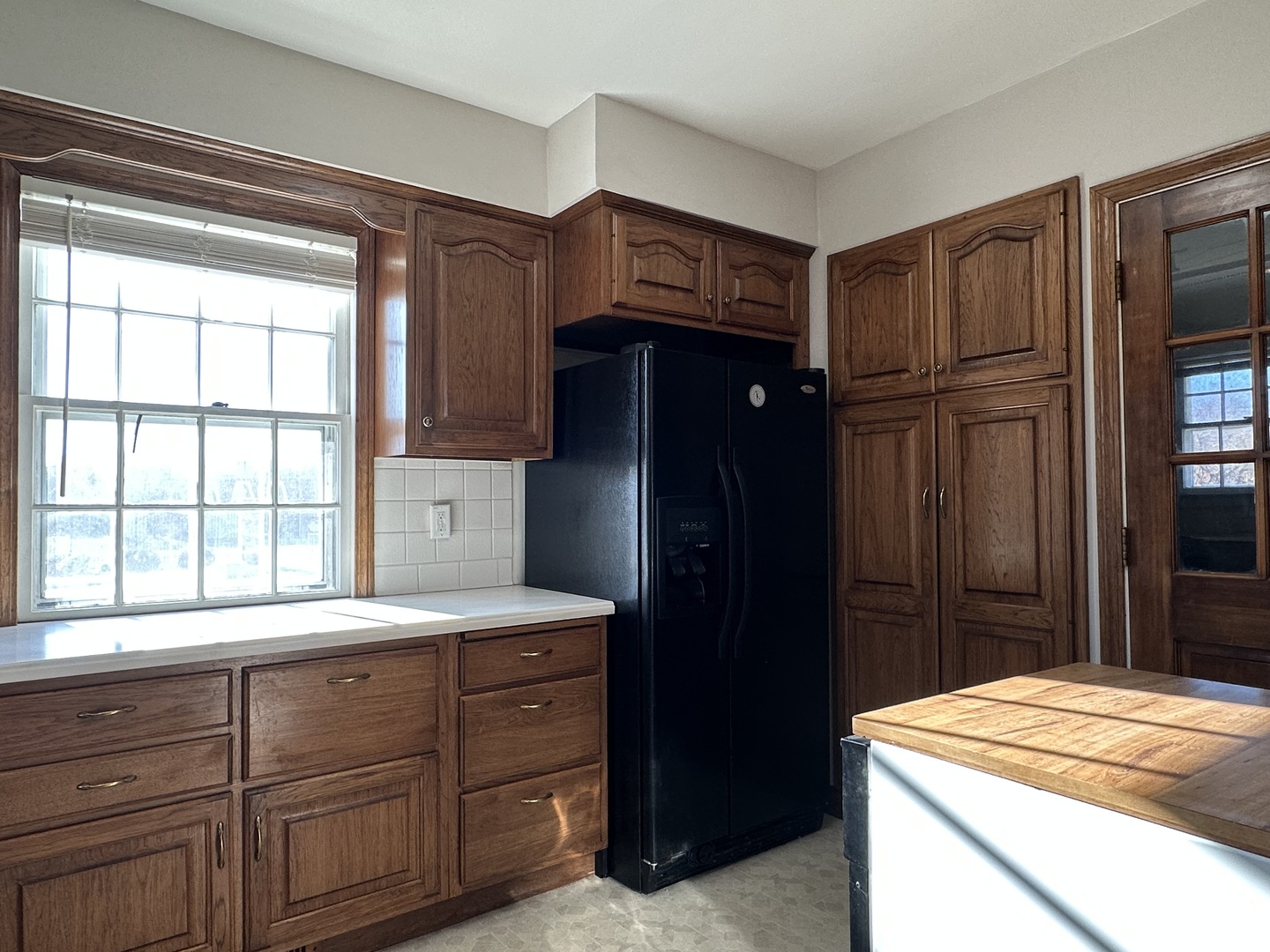 1195 South Myrtle Avenue Kankakee, IL 60901 - Photo 13 of 38 a kitchen with stainless steel appliances granite countertop a refrigerator and a cabinets