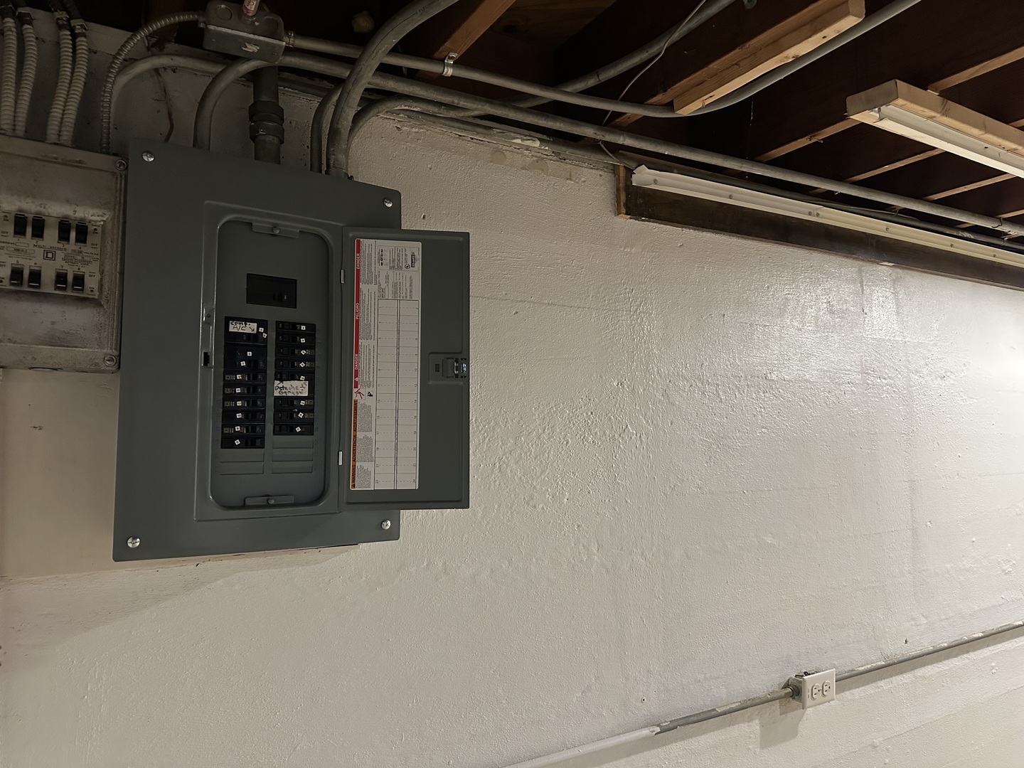 1195 South Myrtle Avenue Kankakee, IL 60901 - Photo 29 of 38 a view of an empty room