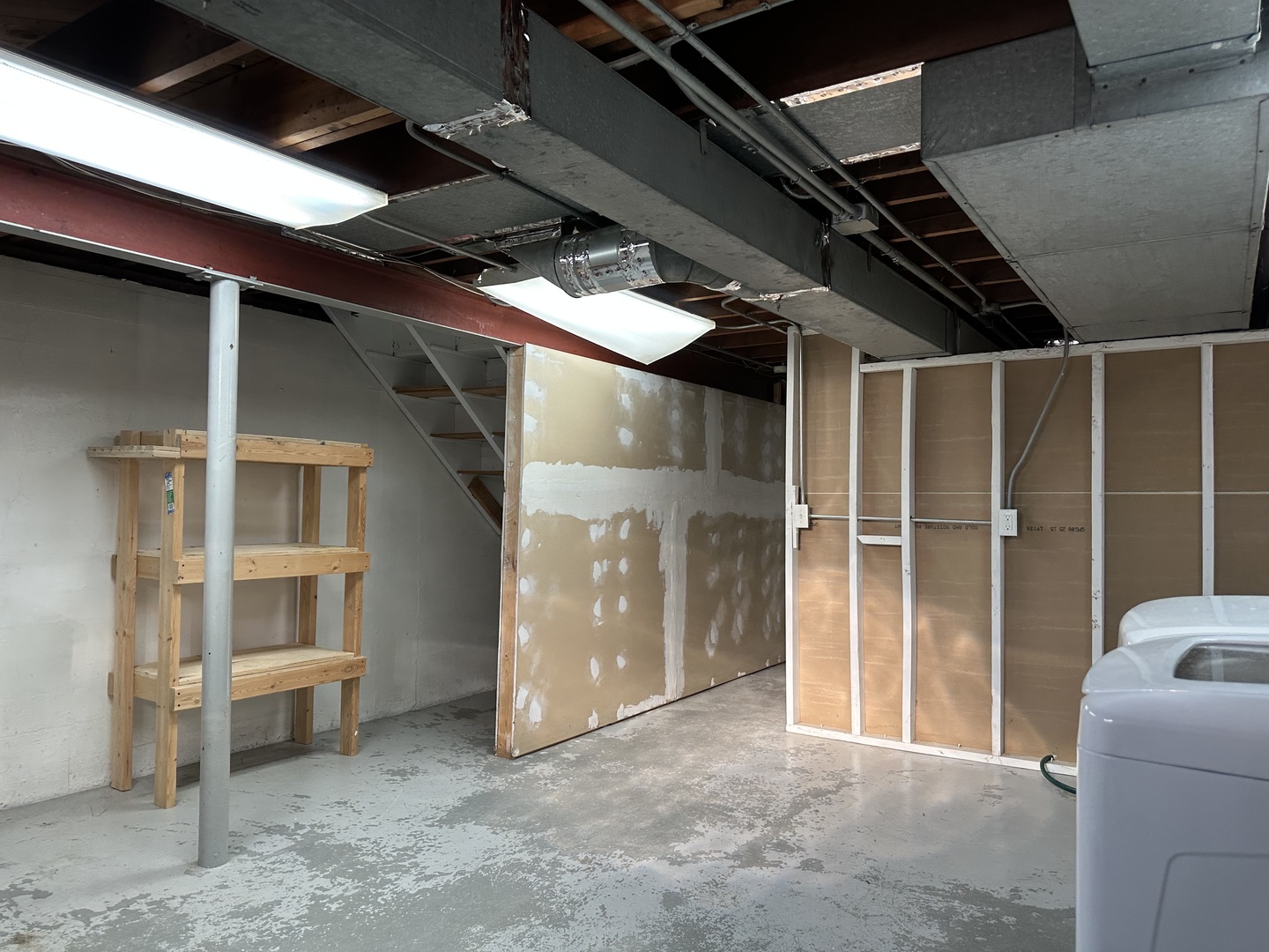 1195 South Myrtle Avenue Kankakee, IL 60901 - Photo 33 of 38 a view of a car garage