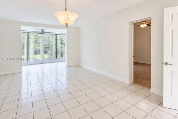 $1,800 | 5495 Northwest 10th Court, Unit 104, Plantation, FL 33313