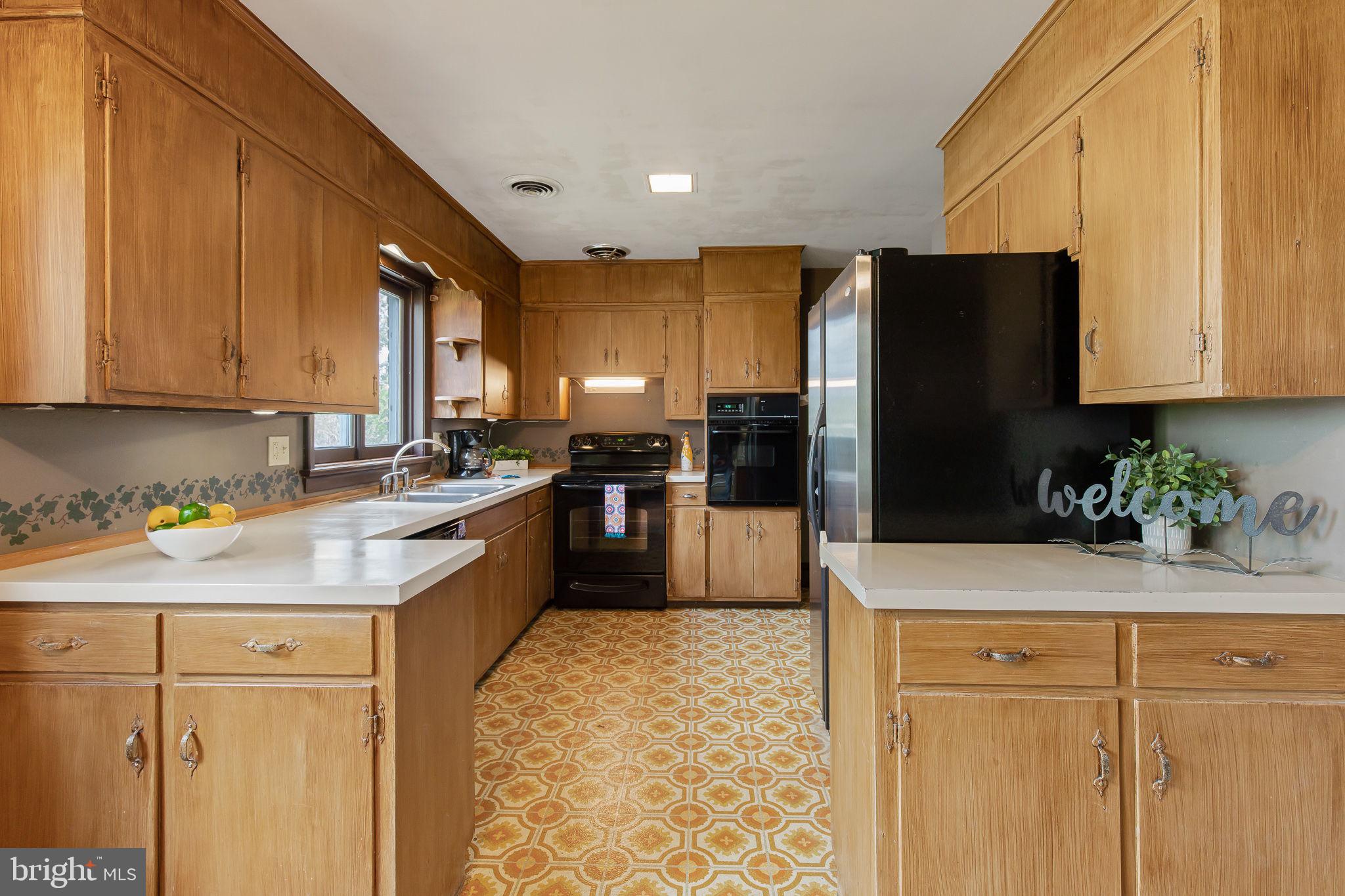 76 Horseshoe Road Leola, PA 17540 - Photo 9 of 35