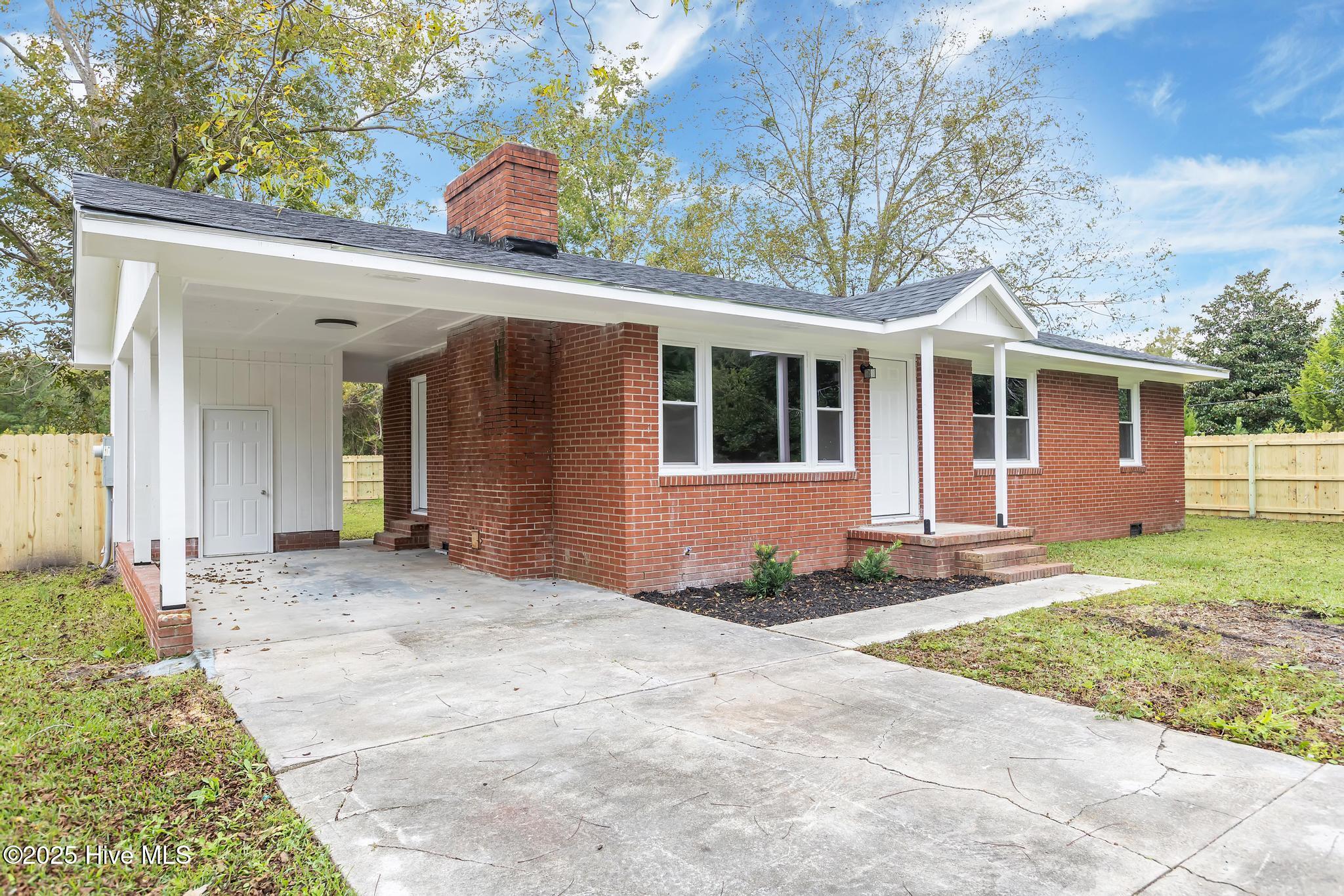 175 Kellumtown Road Hubert, NC 28539 - Photo 3 of 23 House (Front 3)