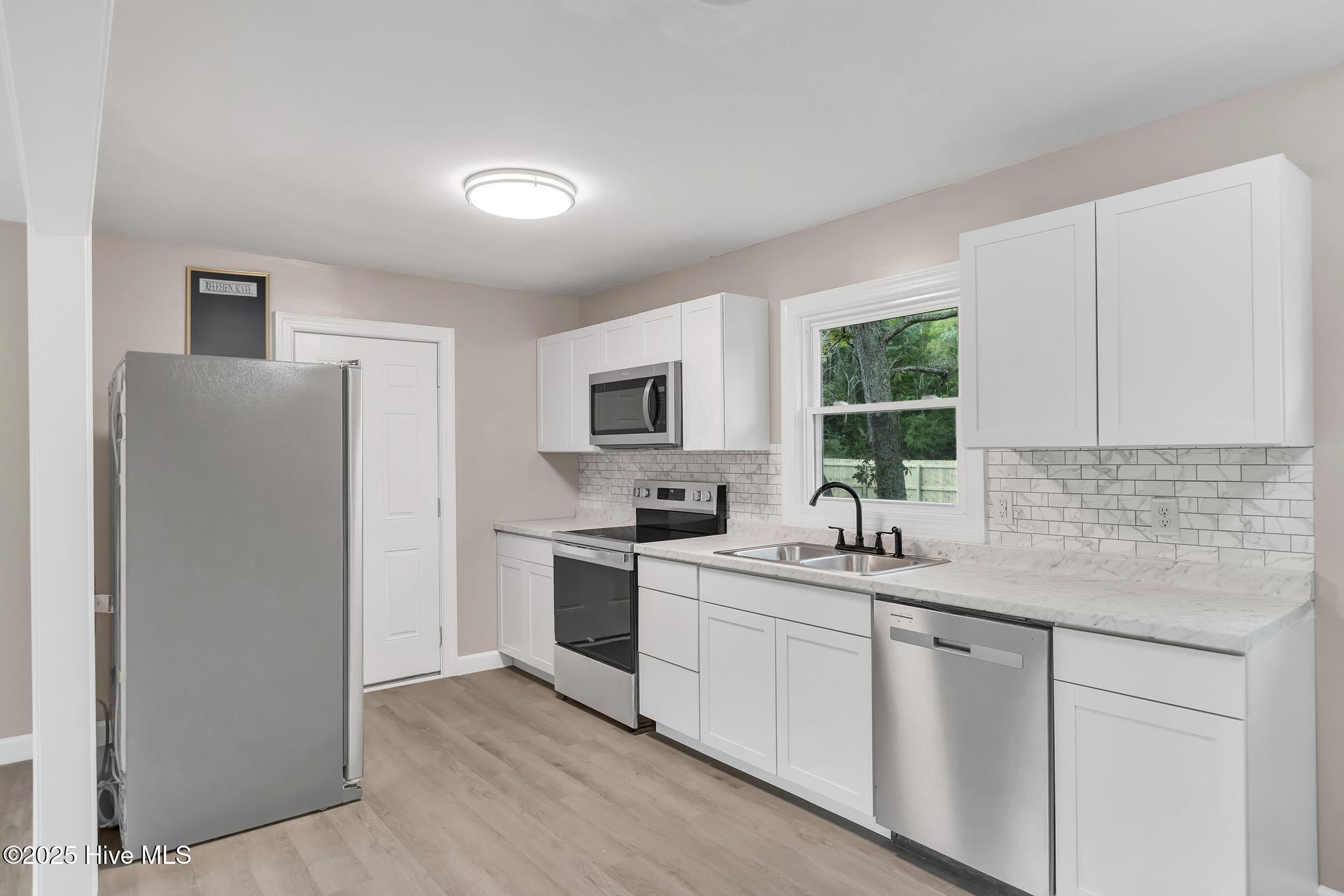 175 Kellumtown Road Hubert, NC 28539 - Photo 9 of 23 Kitchen