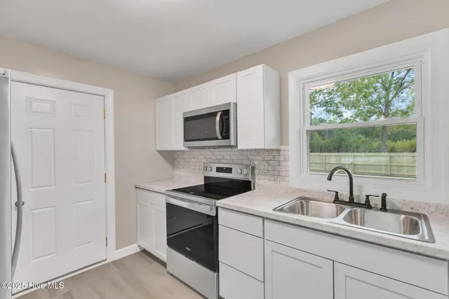 $225,000 | 175 Kellumtown Road, Hubert, NC 28539