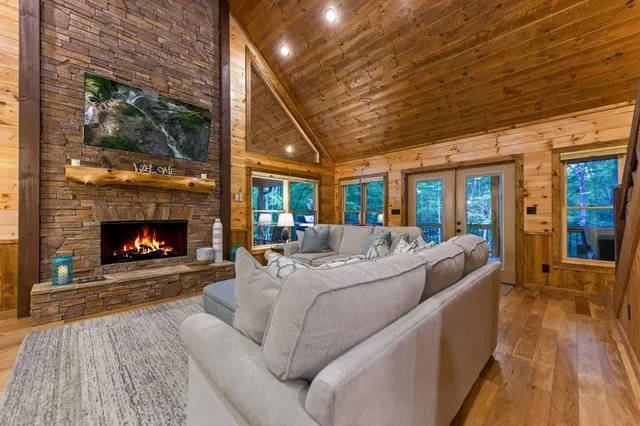 $899,999 | 12 Heritage Drive, Mineral Bluff, GA 30559