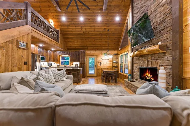 $899,999 | 12 Heritage Drive, Mineral Bluff, GA 30559