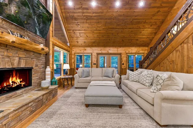 $899,999 | 12 Heritage Drive, Mineral Bluff, GA 30559