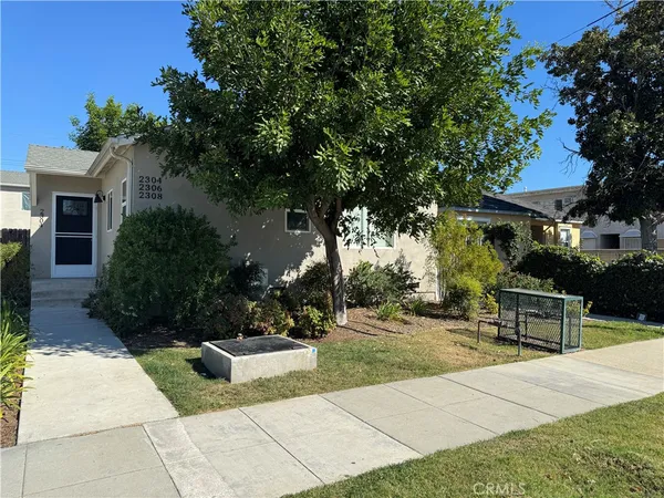 $3,700 | 2304 North Catalina Street, Burbank, CA 91504