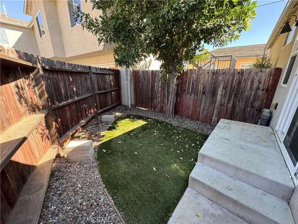 $3,700 | 2304 North Catalina Street, Burbank, CA 91504