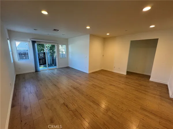 $3,700 | 2304 North Catalina Street, Burbank, CA 91504