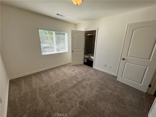 $3,700 | 2304 North Catalina Street, Burbank, CA 91504