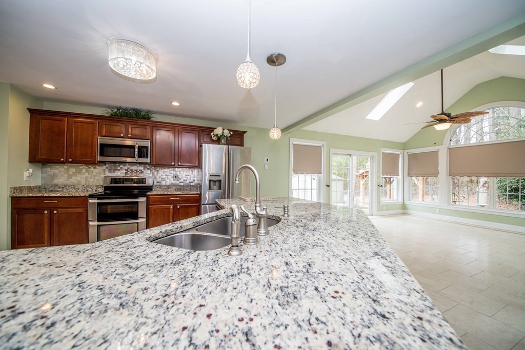 43 Canedy Street Wareham, MA 02576 - Photo 4 of 38