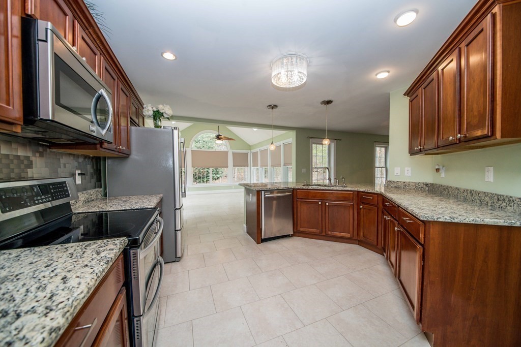 43 Canedy Street Wareham, MA 02576 - Photo 6 of 38