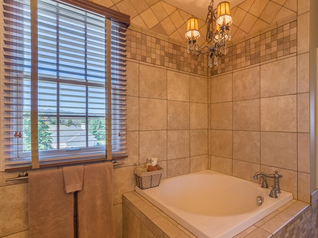 142 Harbor View Road Butler, TN 37640 - Photo 16 of 36 Japanese Soaking Tub
