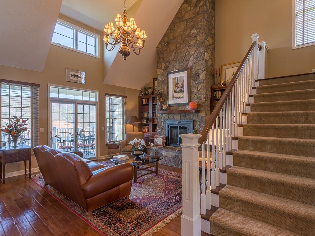 142 Harbor View Road Butler, TN 37640 - Photo 4 of 36 Living Room