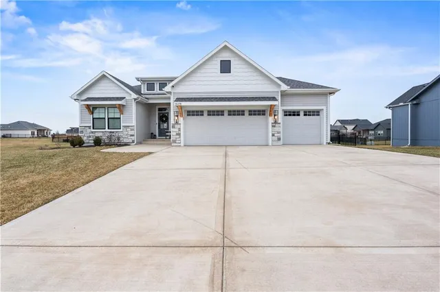 $550,000 | 16378 Ingalls Street, Gardner, KS 66030