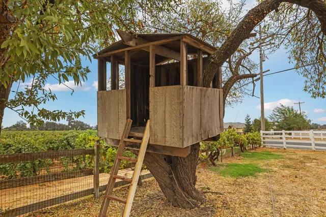 $899,000 | 23418 Mackville Road, Clements, CA 95227