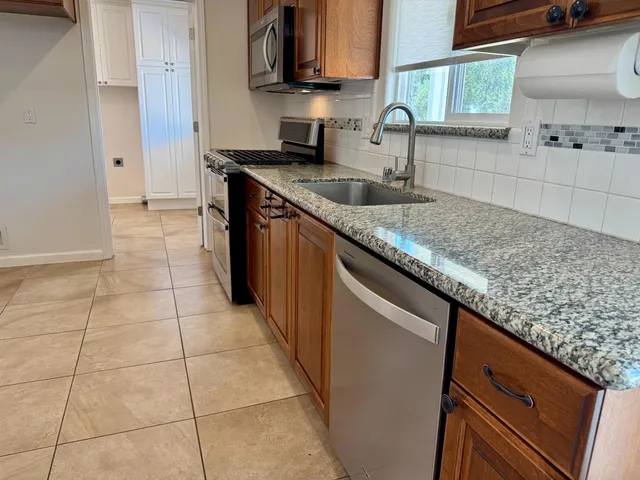 $899,000 | 23418 Mackville Road, Clements, CA 95227