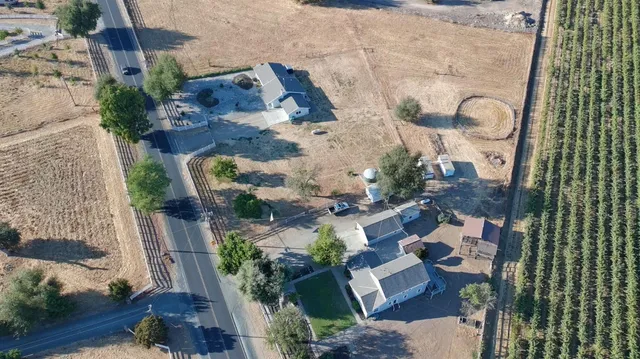 $899,000 | 23418 Mackville Road, Clements, CA 95227