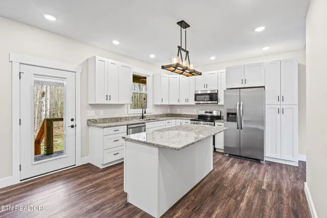 $444,999 | 1174 Hargis Road, Grimsley, TN 38565