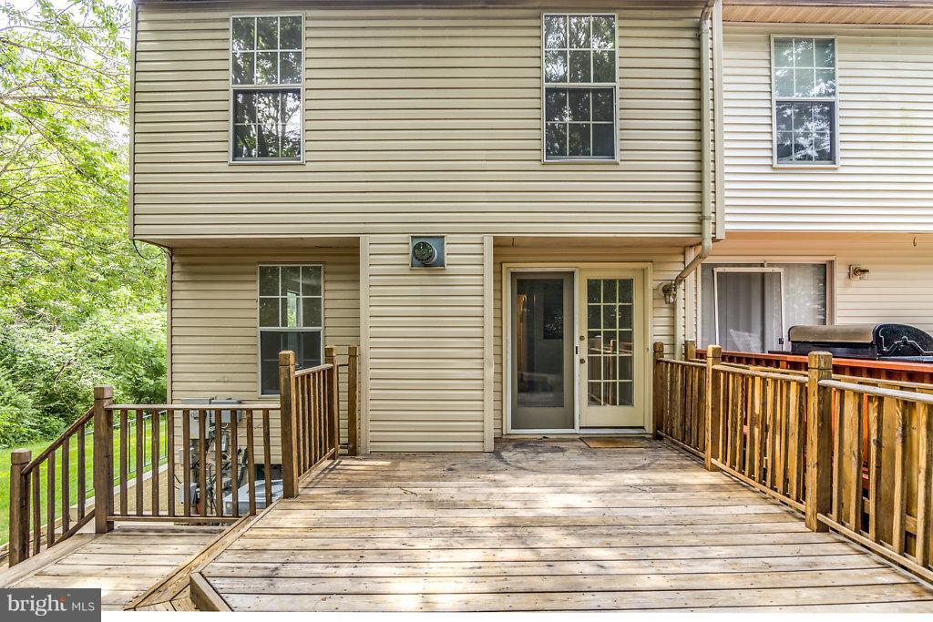 13900 Winding Ridge Lane Centreville, VA 20121 - Photo 28 of 32 Exterior (Rear)