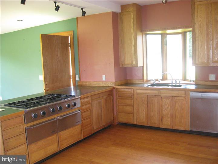 4979 Gayman Road Doylestown, PA 18902 - Photo 8 of 11 Kitchen
