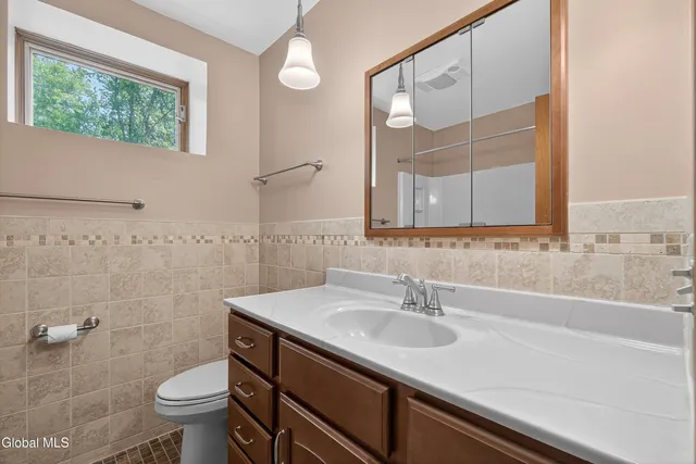 $315,000 | 96 Vosburgh Road, Poestenkill, NY 12018