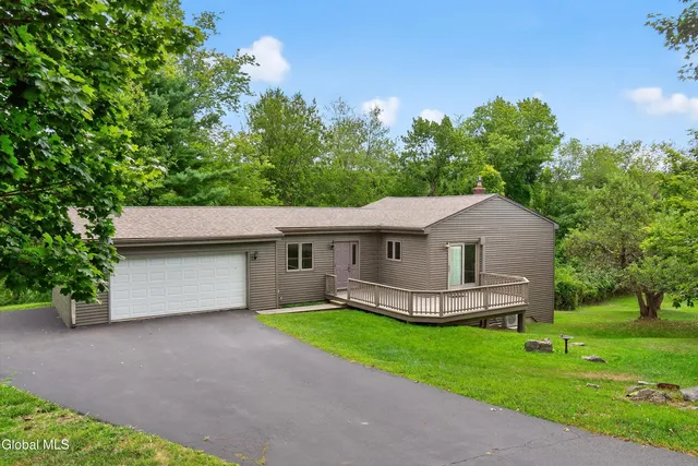 $315,000 | 96 Vosburgh Road, Poestenkill, NY 12018