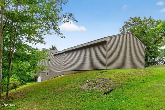 $315,000 | 96 Vosburgh Road, Poestenkill, NY 12018