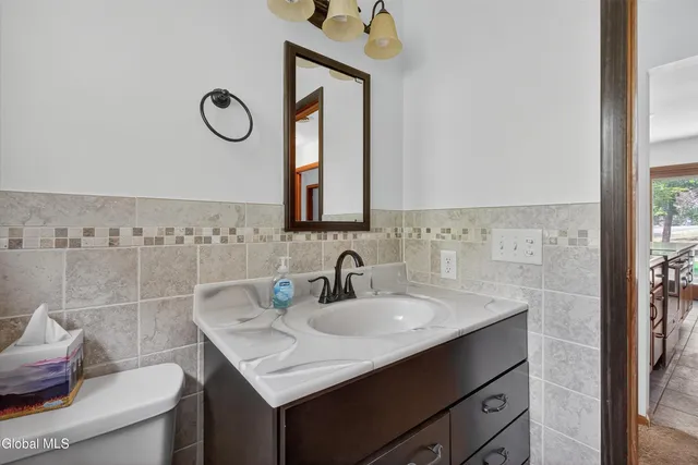 $315,000 | 96 Vosburgh Road, Poestenkill, NY 12018