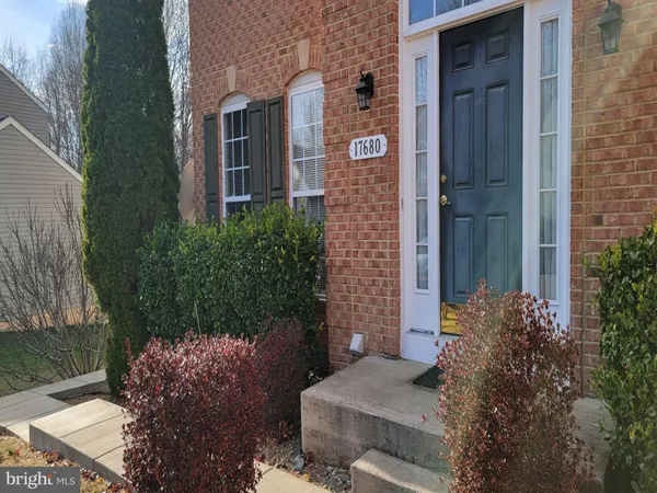 $1,600 | 17680 Avenel Lane, Dumfries, VA 22026