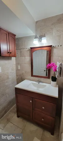 $1,600 | 17680 Avenel Lane, Dumfries, VA 22026