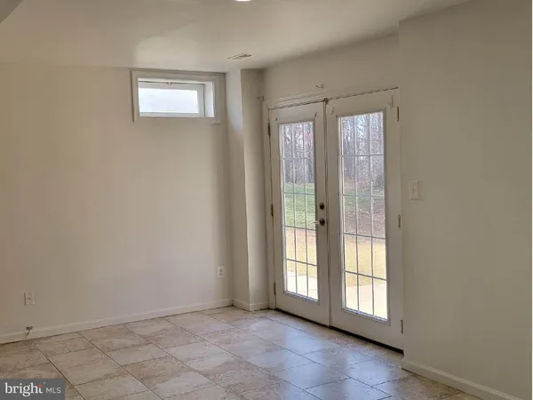 $1,600 | 17680 Avenel Lane, Dumfries, VA 22026