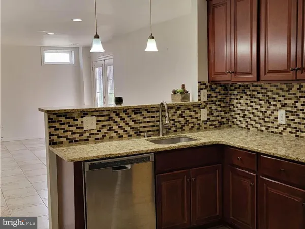$1,600 | 17680 Avenel Lane, Dumfries, VA 22026