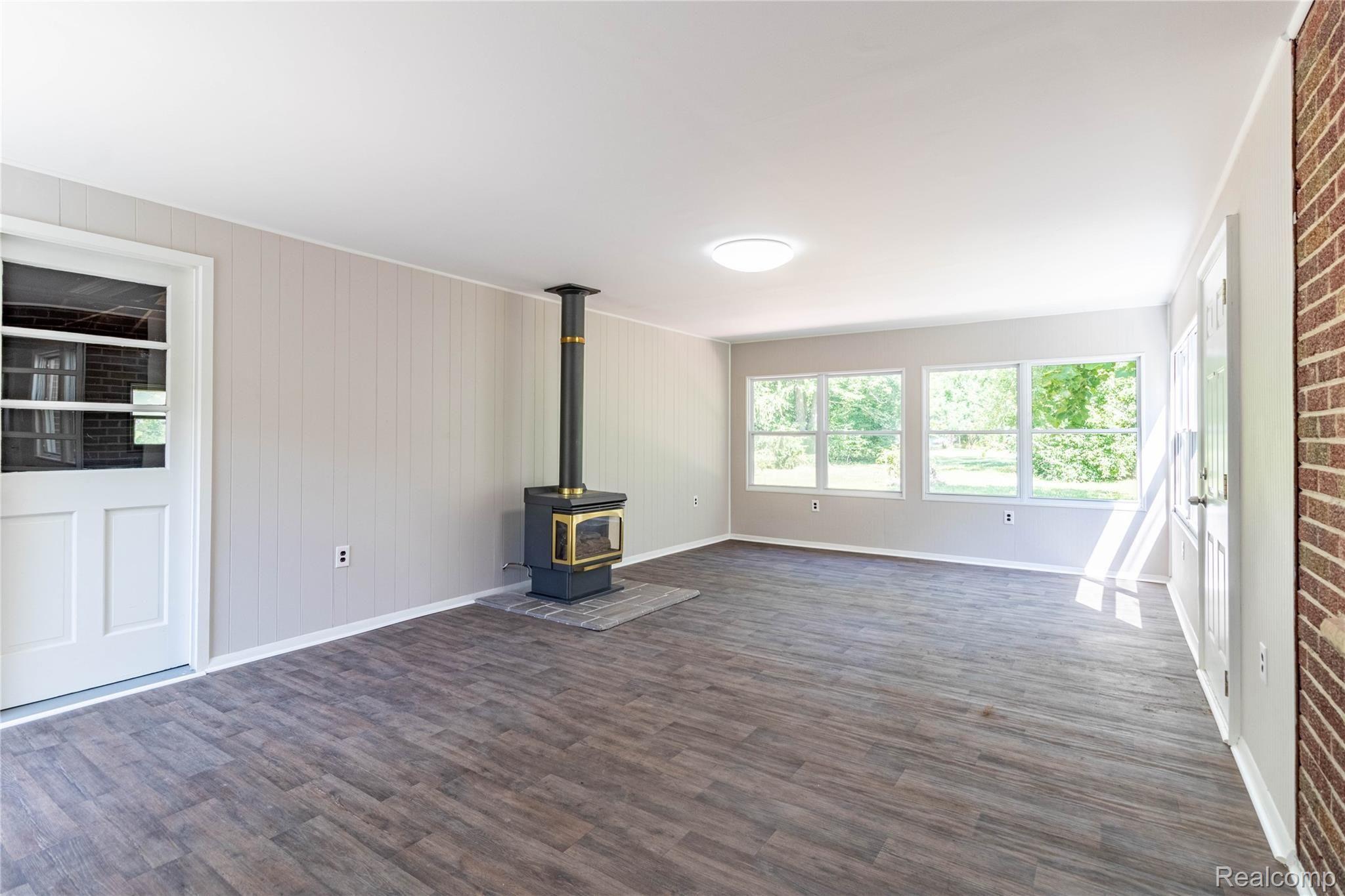47076 Willis Road Belleville, MI 48111 - Photo 14 of 39 14.Entry
