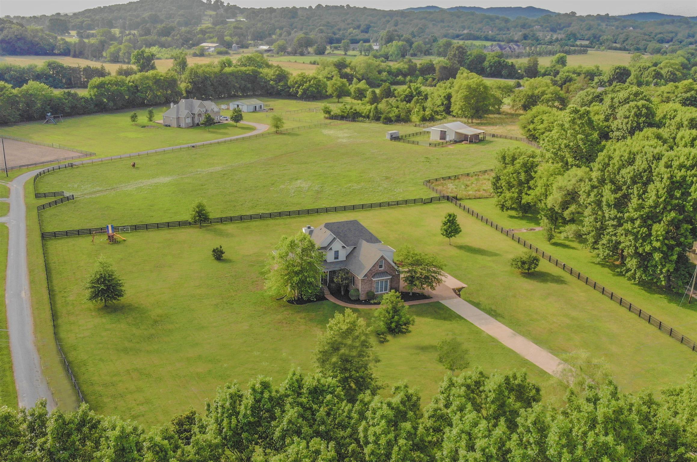 4097 Trinity Road Franklin, TN 37067 - Photo 3 of 30 a view of an ocean from a balcony