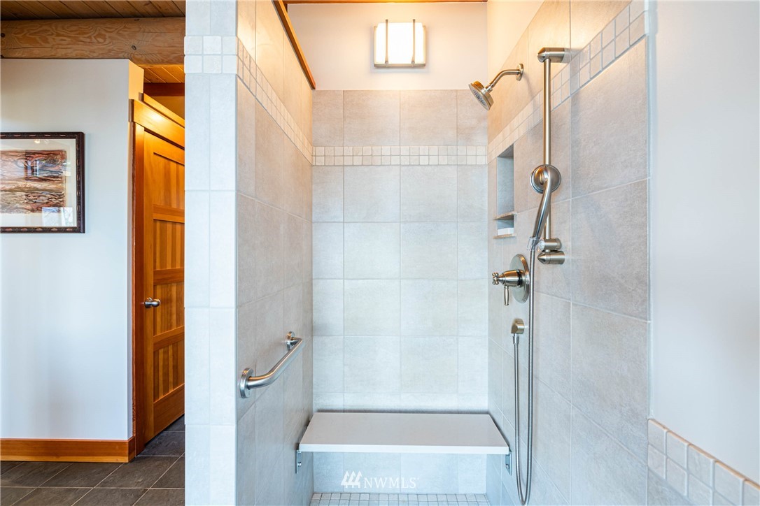 3803 Biz Point Road Anacortes, WA 98221 - Photo 14 of 35 Gallery Image 14