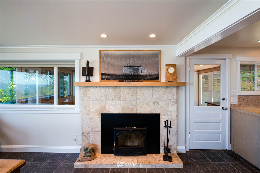 3803 Biz Point Road Anacortes, WA 98221 - Photo 17 of 35 Gallery Image 17