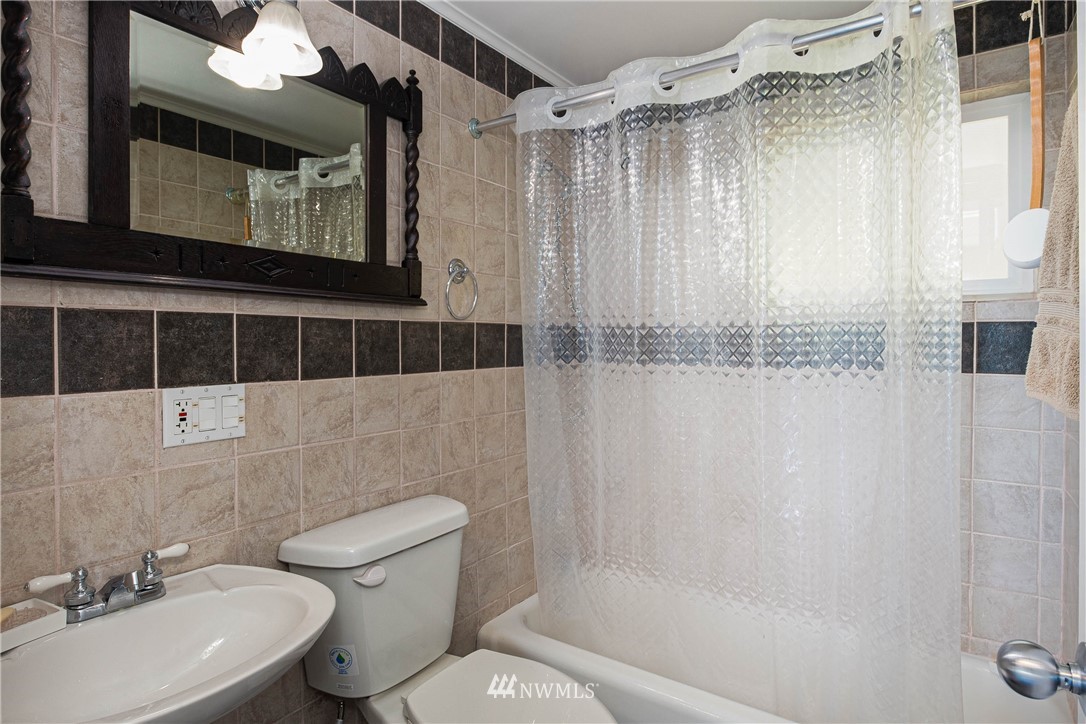 3803 Biz Point Road Anacortes, WA 98221 - Photo 22 of 35 Gallery Image 22