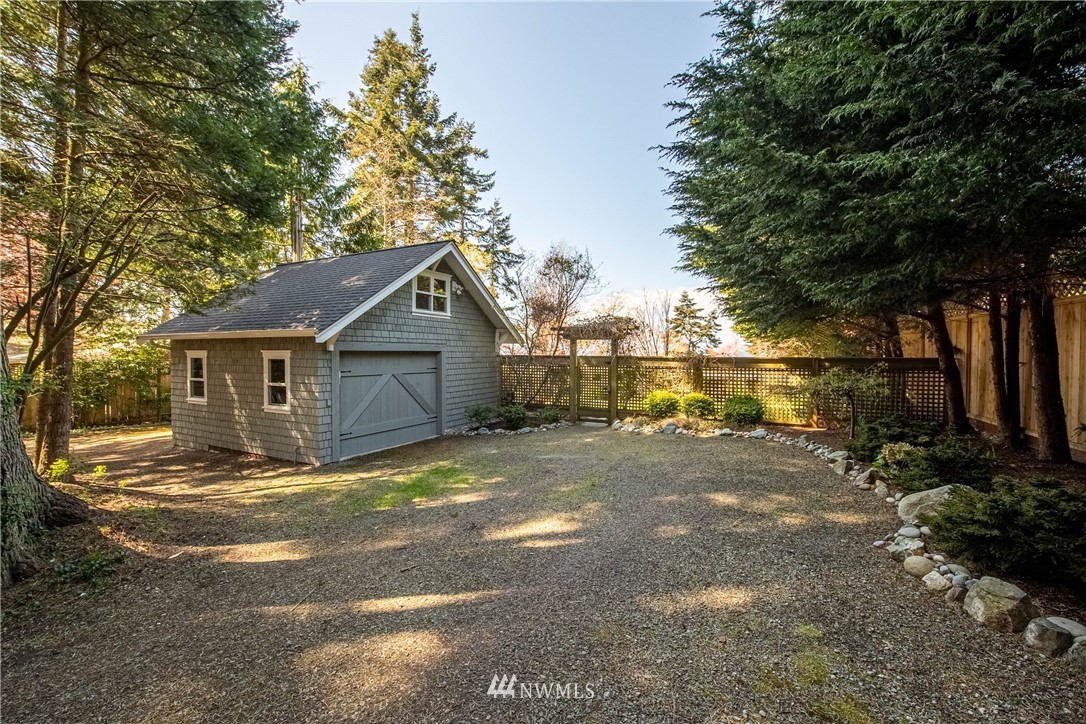 3803 Biz Point Road Anacortes, WA 98221 - Photo 31 of 35 Gallery Image 31
