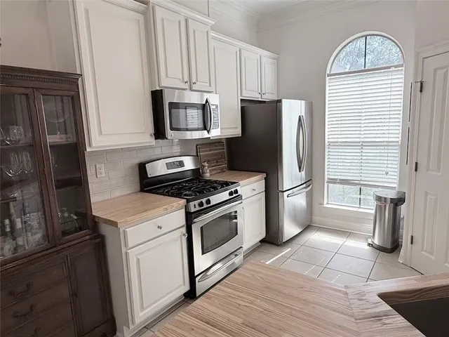 $2,150 | Undisclosed Address, Madisonville, LA 70447