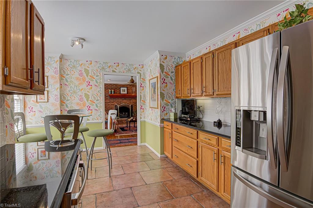 4212 Thorn Ridge Road Winston-Salem, NC 27106 - Photo 16 of 48 Kitchen