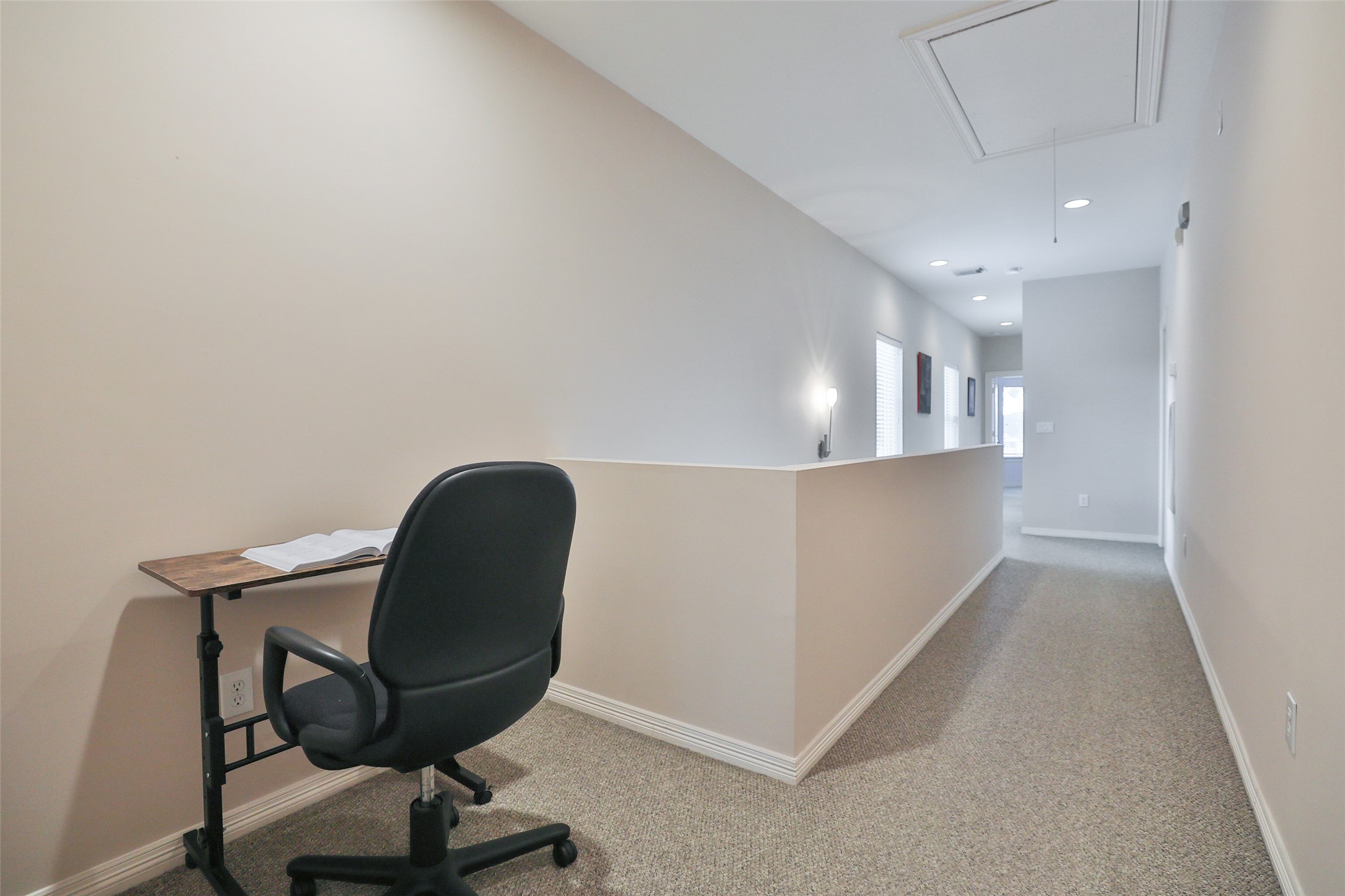 826 East 29th Street Houston, TX 77009 - Photo 26 of 32 Study/office nook in the upstairs hallway.