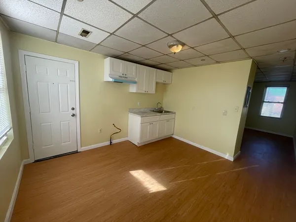 $1,080 | 119 Wade Street, Unit 3B, Fall River, MA 02721