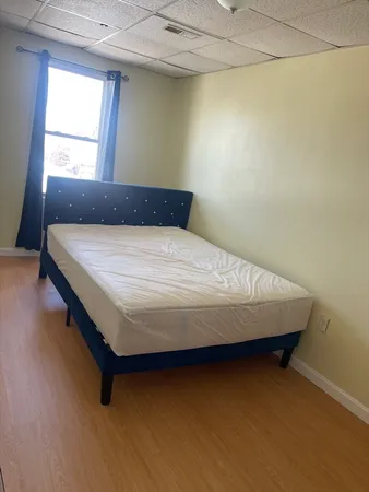 $1,080 | 119 Wade Street, Unit 3B, Fall River, MA 02721