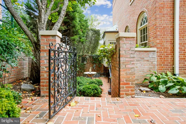 $1,995,000 | 4016 Linnean Avenue Northwest, Washington, DC 20008