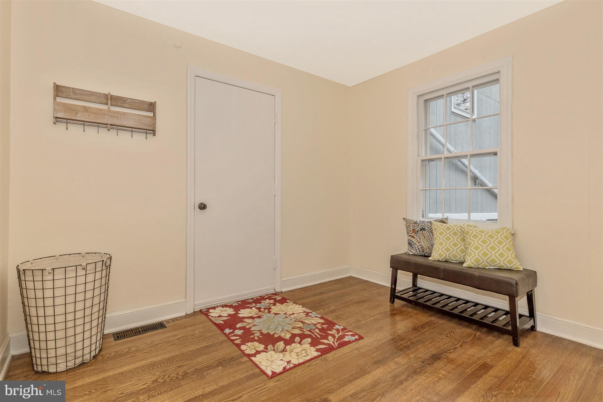 18805 Preston Road Hagerstown, MD 21742 - Photo 22 of 40 Main-level Laundry